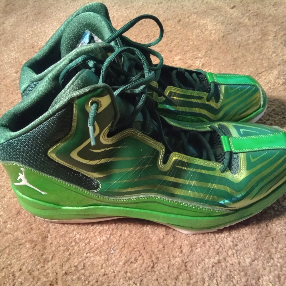 Basket ball shoes